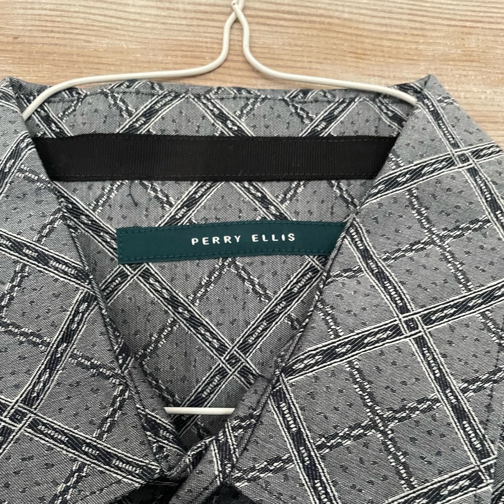 Perry Ellis - Picture 2 of 3